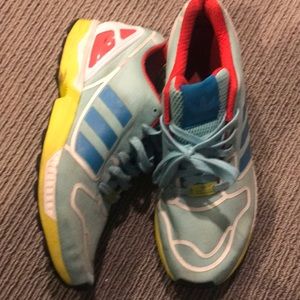 Adidas torsion used sole has plenty of life size 9